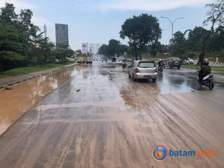 Hari ini di Kota Batam akan Hujan Hingga Sore Hari, Waspada Banjir 