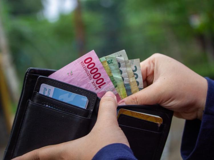 Harga BBM Awal Desember 2023 Turun Lagi, Berikut Daftarnya