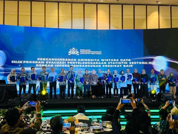 Kemenkumham Raih Penghargaan Prestisius Anindhita Wistara Data dari Badan Pusat Statistik