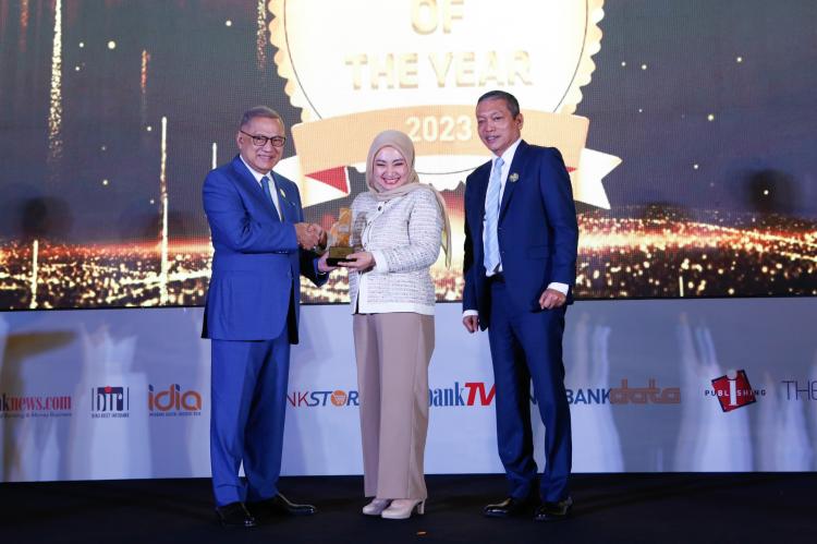Konsisten Akselerasi Bisnis bank bjb, 3 Direksi bank bjb Raih Penghargaan dari Infobank