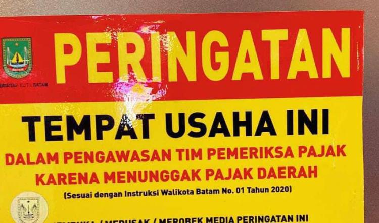 Bapenda Batam Tindak Restoran Penunggak Pajak di Grand Mall, Pasang Stiker Peringatan