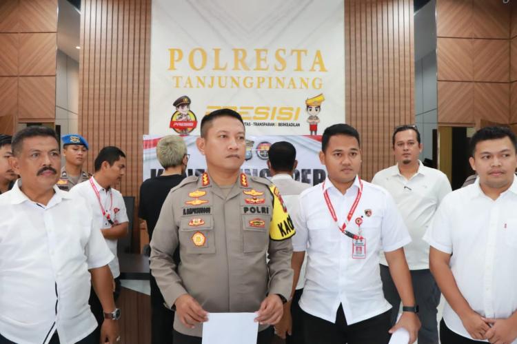 Rugikan Negara Hingga Rp35,9 Miliar Tersangka Korupsi Pelabuhan Dompak Dilimpahkan ke Jaksa
