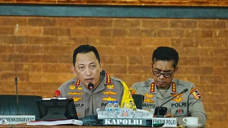 Selain Yan Fitri Kapolri Juga Lakukan Rotasi dan Mutasi Terhadap 513 Pati dan Pamen