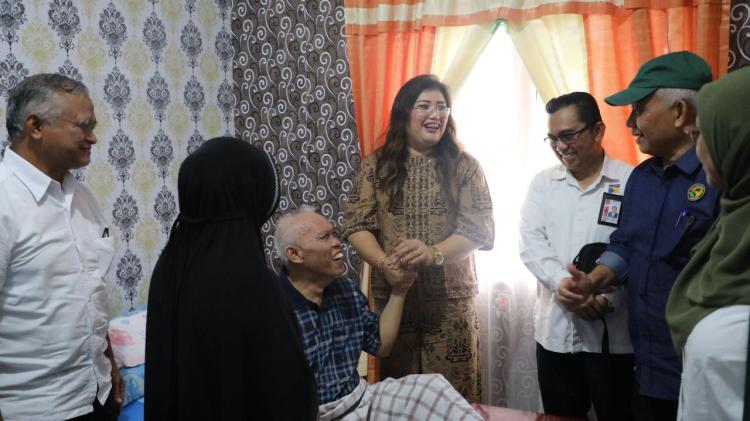 BP Batam Pererat Kebersamaan dengan Bakti Sosial kepada Pensiunan dan Anak Yatim