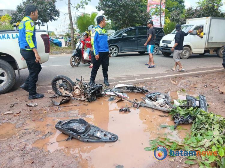 Kecelakaan Maut di Turunan Bukit Daeng Batam: Warga Gemetar Lihat Motor Korban Berkecai, Sopir Truk Syok