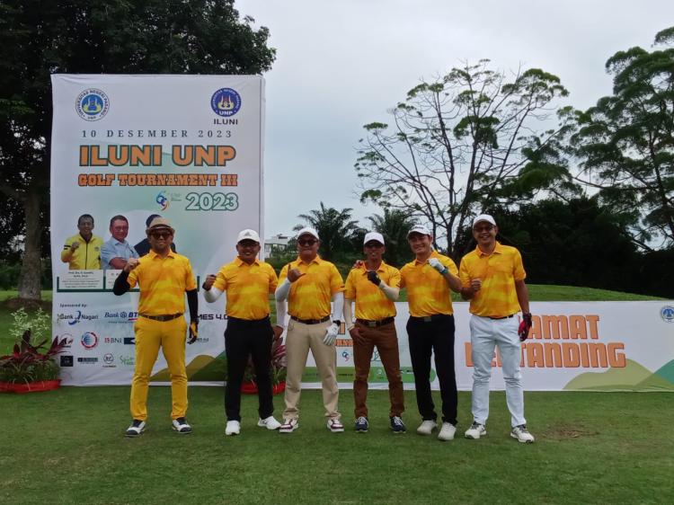 Gelaran Iluni UNP Golf Tournament III Berakhir Meriah, Adi Iswadi dan Mulnawarman Juara