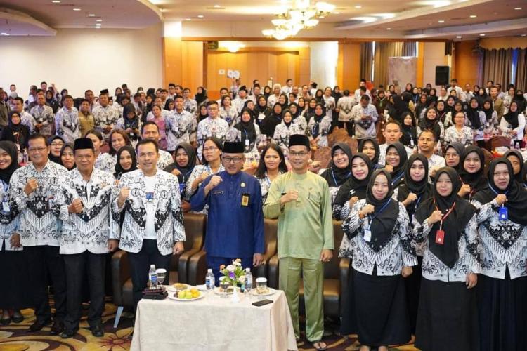 PGRI Batam Gelar Workshop Kompetensi Guru, Sekda Jefridin: Guru Harus Kreatif