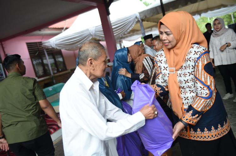 Ketua TP-PKK Kepri Hadiri Kegiatan Sehari Bersama Lansia di Rumah Bahagia Bintan