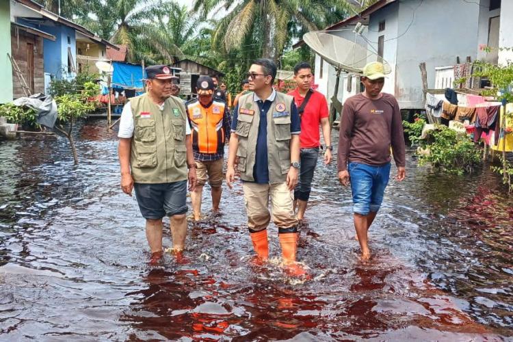 Banjir di Kecamatan Pinggir Bengkalis, 50 Kepala Keluarga Menginap di Tenda Pengungsian 