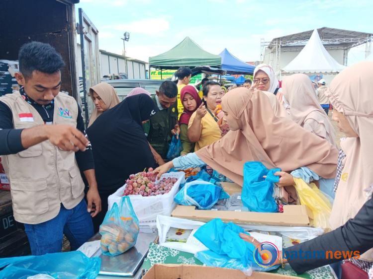Harga Terjangkau, Emak-emak Serbu Operasi Pasar Murah Disperindag Batam
