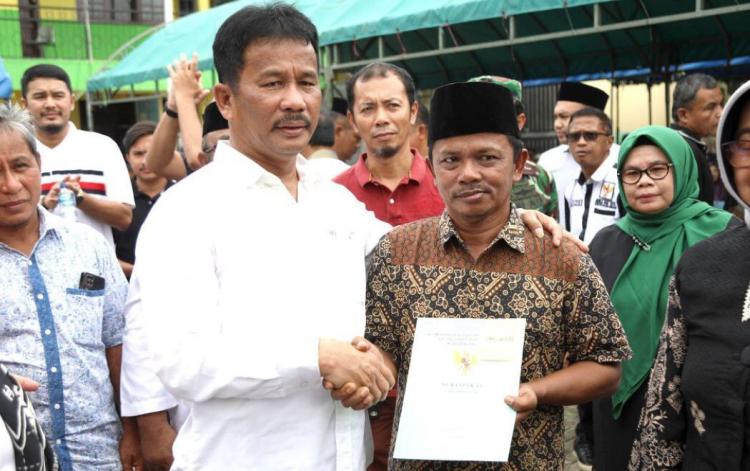 Kepala BP Batam Bagikan 1.960 Sertifikat untuk Kampung Tua Tanjungsengkuang