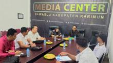 Bawaslu dan PC Tidar Karimun Gelar Audiensi Soal Penurunan Baliho Terkesan Tebang Pilih