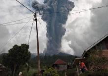 Gunung Marapi di Sumatera Barat Meletus Petang Hari Tadi- Waspada!