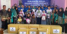 Jalasenastri Lanal TBK Kunjungi SLB Negeri Karimun, Beri Bantuan Sosial
