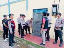 Polda Riau Tingkatkan Pengamanan Gudang Logistik Pemilu 2024 dengan CCTV dan Pengawasan 24 Jam
