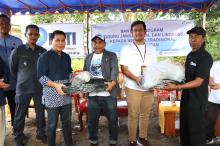 Pertamina Energy Terminal Tanjung Uban Berikan 2.250 Bubu Kepiting untuk Nelayan Bintan