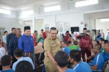 Gubernur Riau Edy Natar Nasution Dorong Perhatian Berkelanjutan untuk Pasien ODGJ