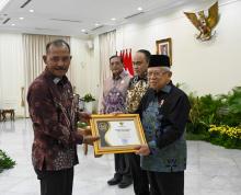 Pemprov Kepri Raih Terbaik Tiga Nasional pada Anugerah Keterbukaan Informasi Publik 2023