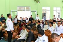 Masyarakat Antusias Menyambut Kunjungan Kerja Gubernur Ansar dan Rombongan di Karimun