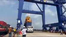 Waktu Sandar Kapal di Pelabuhan Batu Ampar Batam Turun hingga 50 Persen Berkat STS Crane