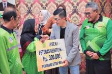341 Petugas Kebersihan di Kota Tanjungpinang Terima Insentif di Penutup Tahun 2023