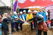 Ansar Resmikan Pengoperasian Saluran Kabel Laut Tegangan Menengah 20 kV di Pulau Buluh, Setelah 64 Tahun Kini Listrik Nyala 24 Jam