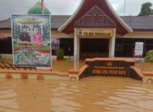 BPBD Riau Imbau Warga Waspada, Longsor dan Banjir Lumpuhkan Lintas Riau-Sumbar