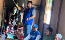 DPC Demokrat Inhu Beraksi, Susuri Sungai Bantu Warga Dusun Teluk Serunai Terisolir Akibat Banjir