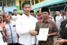 Wali Kota Batam Penuhi Janji, 1.960 Sertifikat Lahan Resmi Diserahkan kepada Masyarakat Kampung Tua