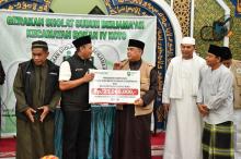 BRK Syariah Serahkan Bantuan Program Kemitraan untuk Masjid di Rohul