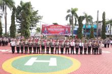 Kado Akhir Tahun, 22 Personil Polres Karimun Naik Pangkat