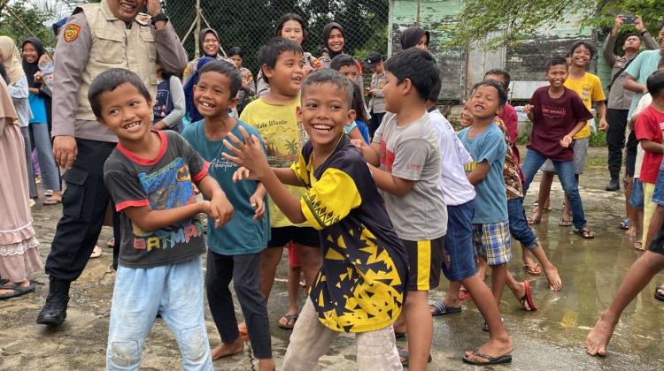 Anak-anak Korban Banjir di Rohul Diberikan Konseling Trauma Healing 