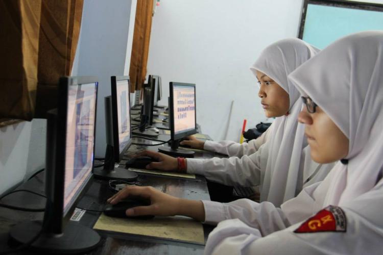 Peran Teknologi Dalam Meningkatkan Kualitas Pendidikan