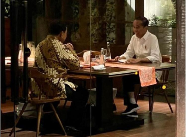 Jelang Debat Ke-3 Presiden Jokowi dan Menhan Prabowo Makan Malam Bersama