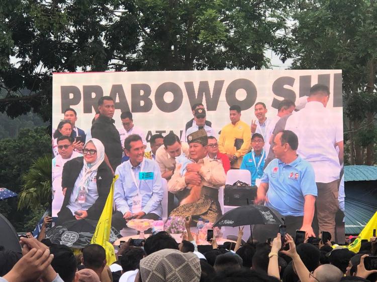 Kucing Gemoy Mocacino Late Curi Perhatian Prabowo di Batam, Pemilik Hampir Pingsan Bahagia