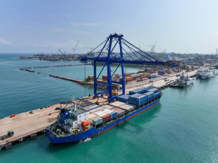  Badan Usaha Pelabuhan Catatkan Kinerja Positif, Throughput Kontainer 2023 Tumbuh 8 Persen