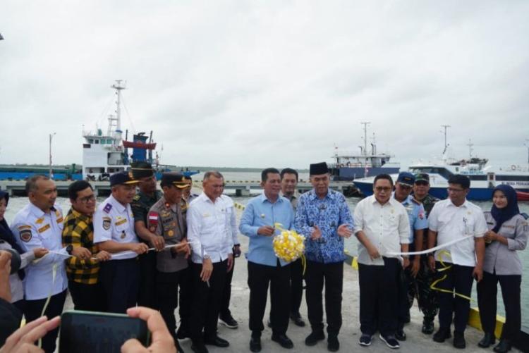Bupati Natuna Dampingi Gubernur Kepri Resmikan Pelabuhan Pengumpan Regional Ranai 