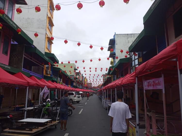 Menjajal Bazar Imlek Tanjungpinang di Kota Tua dengan Sajian Kuliner dan Lampu Lampion