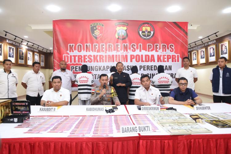 Kasus Peredaran Uang Dolar Singapura Palsu berhasil Diungkap Polda Kepri
