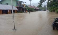 Banjir Rendam Sejumlah Wilayah di Daik Lingga Akibat Hujan Deras