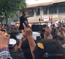 Anies Baswedan Dihadang Ratusan Pendukung di Pasar Tos 3000 Batam