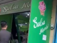 Pasangan Lansia Terlibat Kecelakaan di Tanjungpinang, Rolling Door Toko Salsa Marie Ringsek!