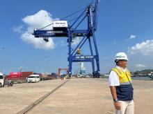 Revolusi Bongkar Muat di Pelabuhan Batu Ampar dengan Teknologi STS Crane, Lebih Produktif