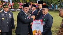 Pemkab Lingga Terima Penghargaan Prestisius Peduli Hak Asasi Manusia