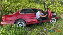 Kecelakaan Dekat Pesantren Modern Nurul Haq Batuaji: Mobil Terperosok ke Rawa Usai Kejar-kejaran dengan Sepeda Motor