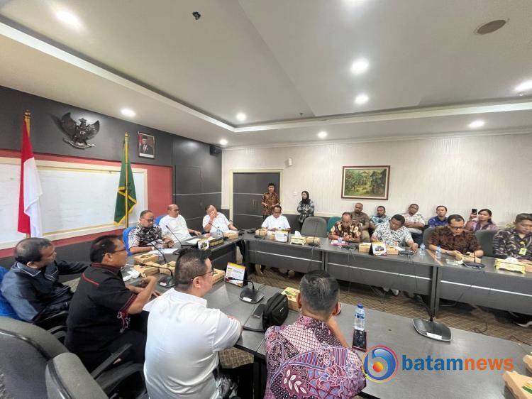 DPRD Sepakat Tunda Penerapan Kenaikan Tarif Parkir di Batam