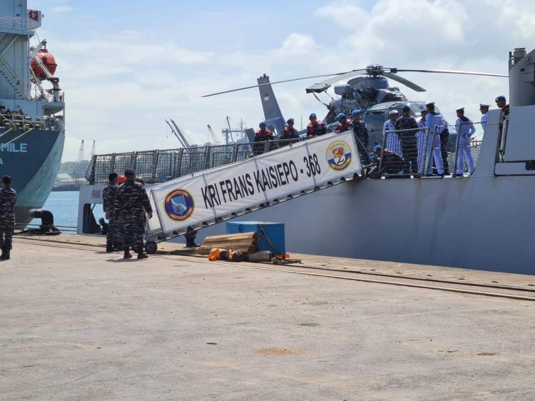 KRI Frans Kaisiepo 368 Berlabuh di Batam Setelah Misi Perdamaian di Lebanon