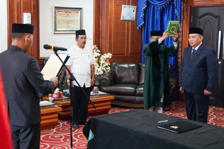 Sekdaprov Kepri Lantik Abdul Kholik sebagai Direktur Perumda Air Minum Tirta Kepri 2024-2029
