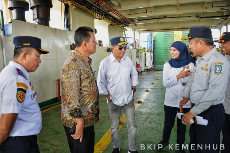 Menteri Perhubungan Pastikan Arus Penumpang Lancar di Tanjungpinang Selama Libur Imlek