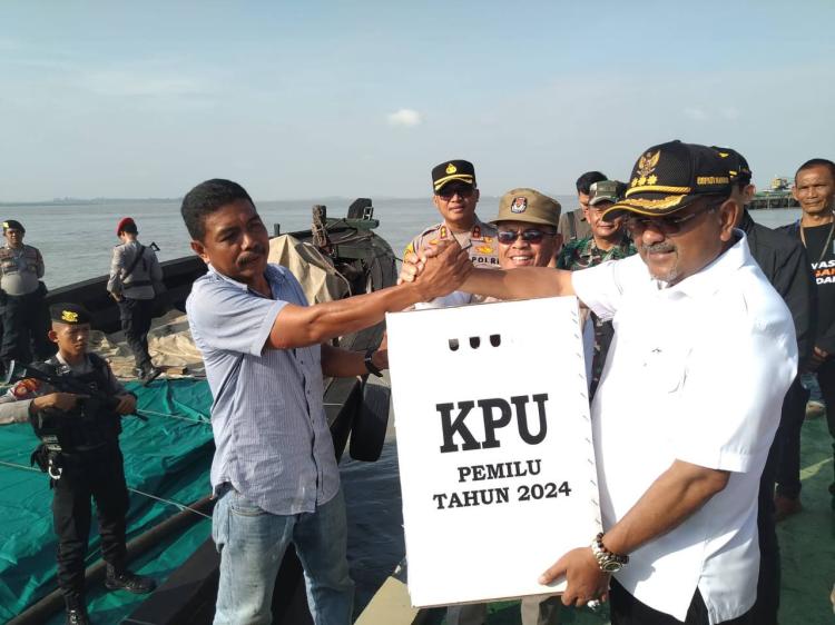 Logistrik untuk Pelaksanaan Pemilu di Kabupaten Karimun Mulai di Didistribusikan ke Pulau-pulau